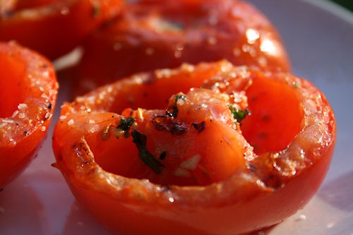 herb-grilled-tomato Grilled tomato with herbs and kosher salt