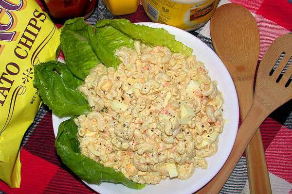 Classic Macaroni Salad - picnic perfect Picnic Perfect